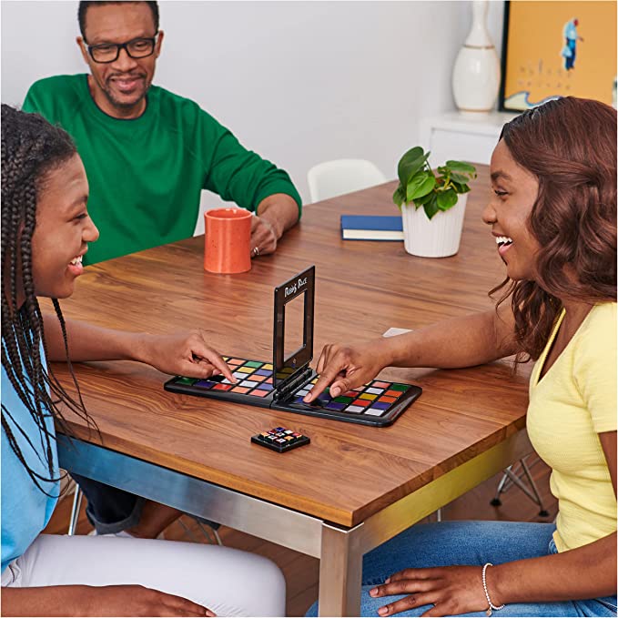 Rubik’s Race | Det sjoveste spil for unge og gamle