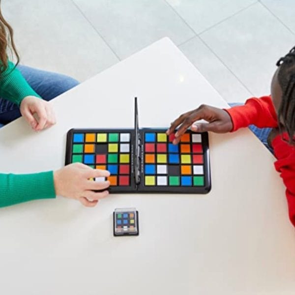 Rubik’s Race | Det sjoveste spil for unge og gamle