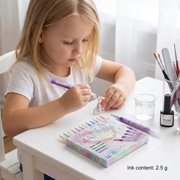 Neglelakpenne i 12 farver med fin metalspids til negledesign