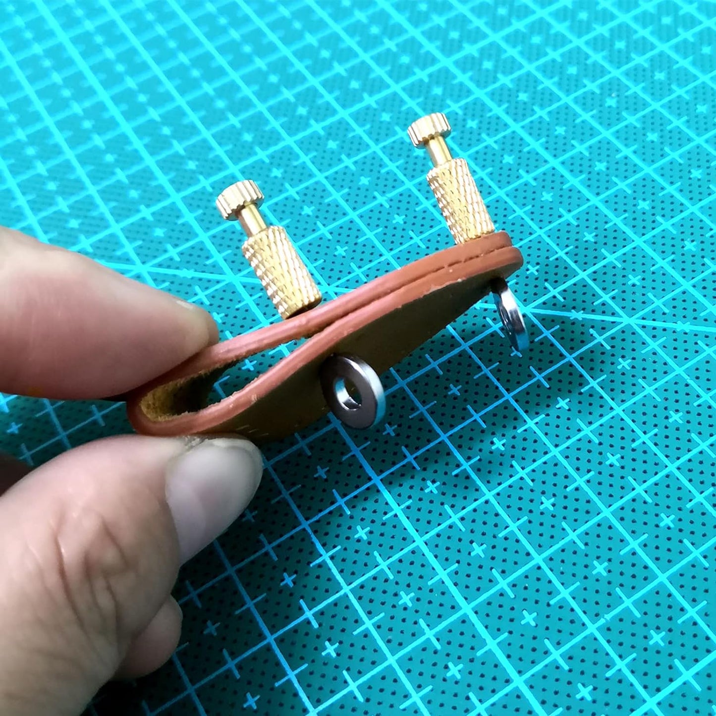 Positioneringsnåle til lædersutur