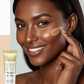 Flydende foundation og highlighter – dækkende BB-creme til en jævn finish