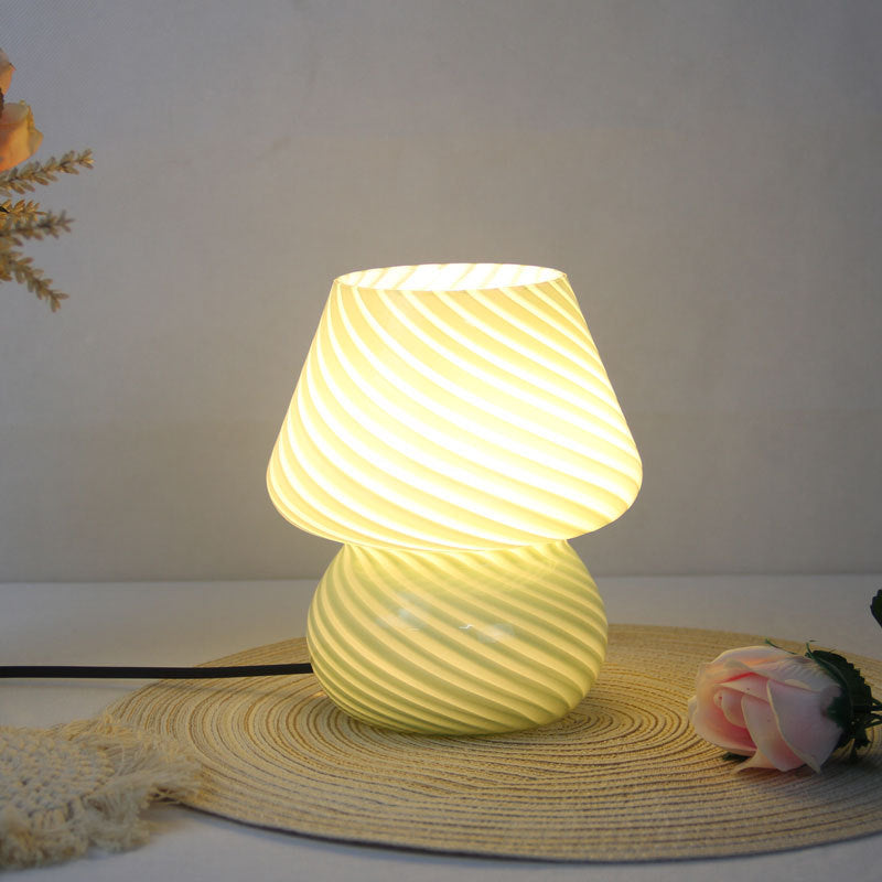 Svampeformet bordlampe i glas