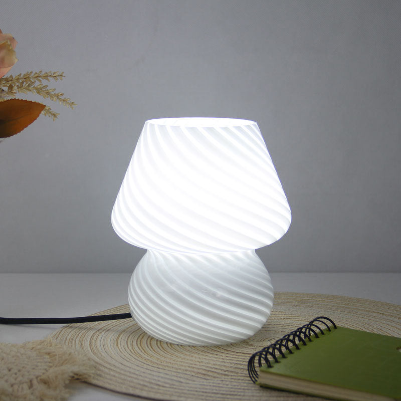 Svampeformet bordlampe i glas