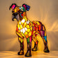 Bordlampe i farvet glas i hundestil – dyreindretning