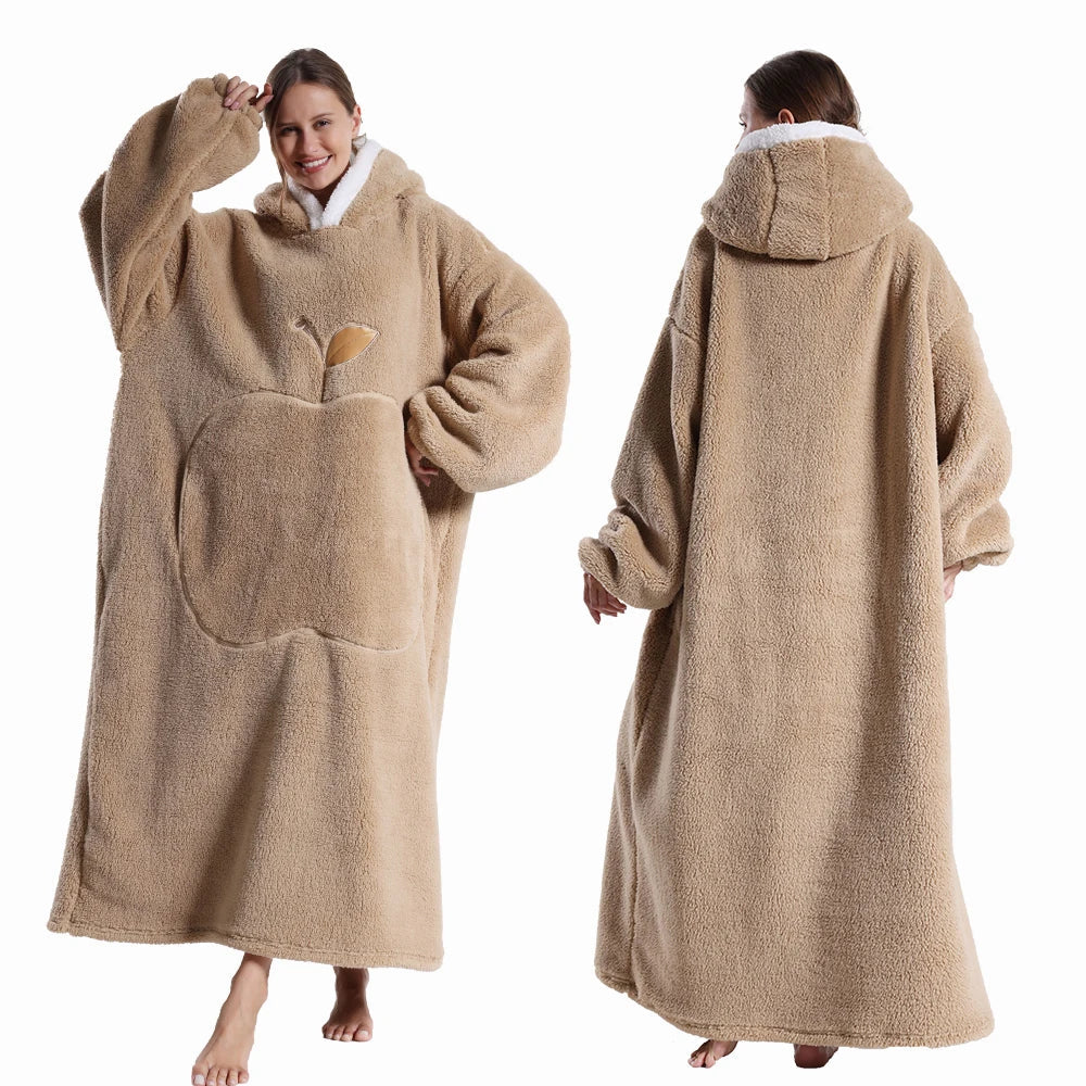 Blødt, oversized tæppe med hætte i sherpa
