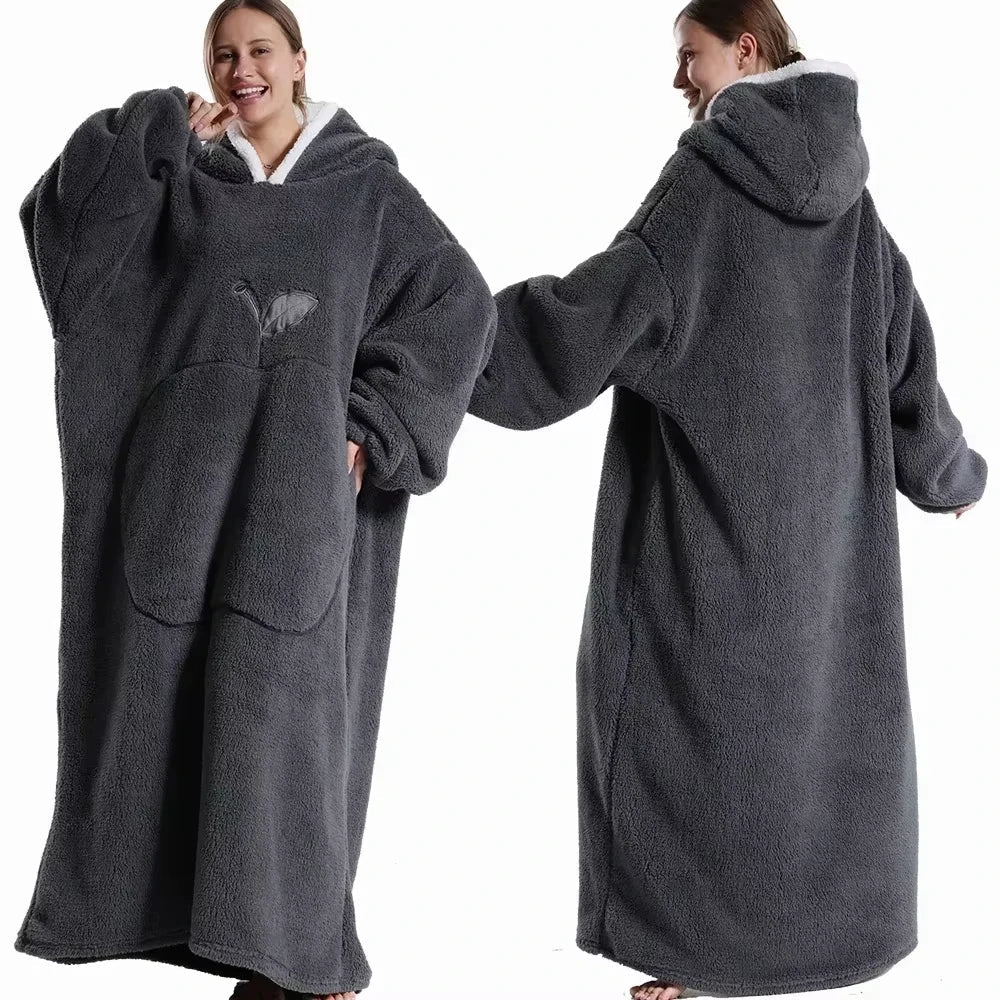 Blødt, oversized tæppe med hætte i sherpa
