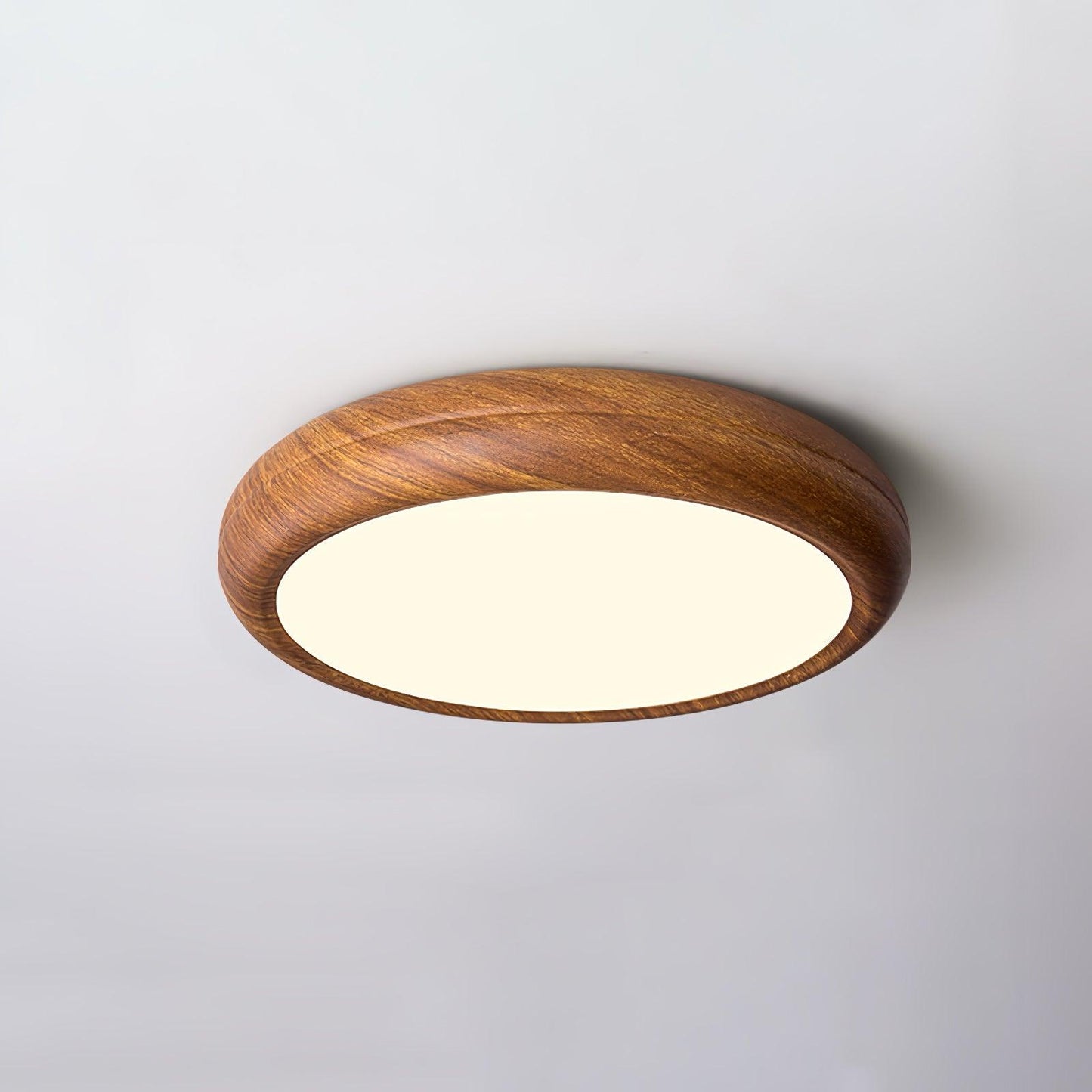 Nordisk loftlampe i træ