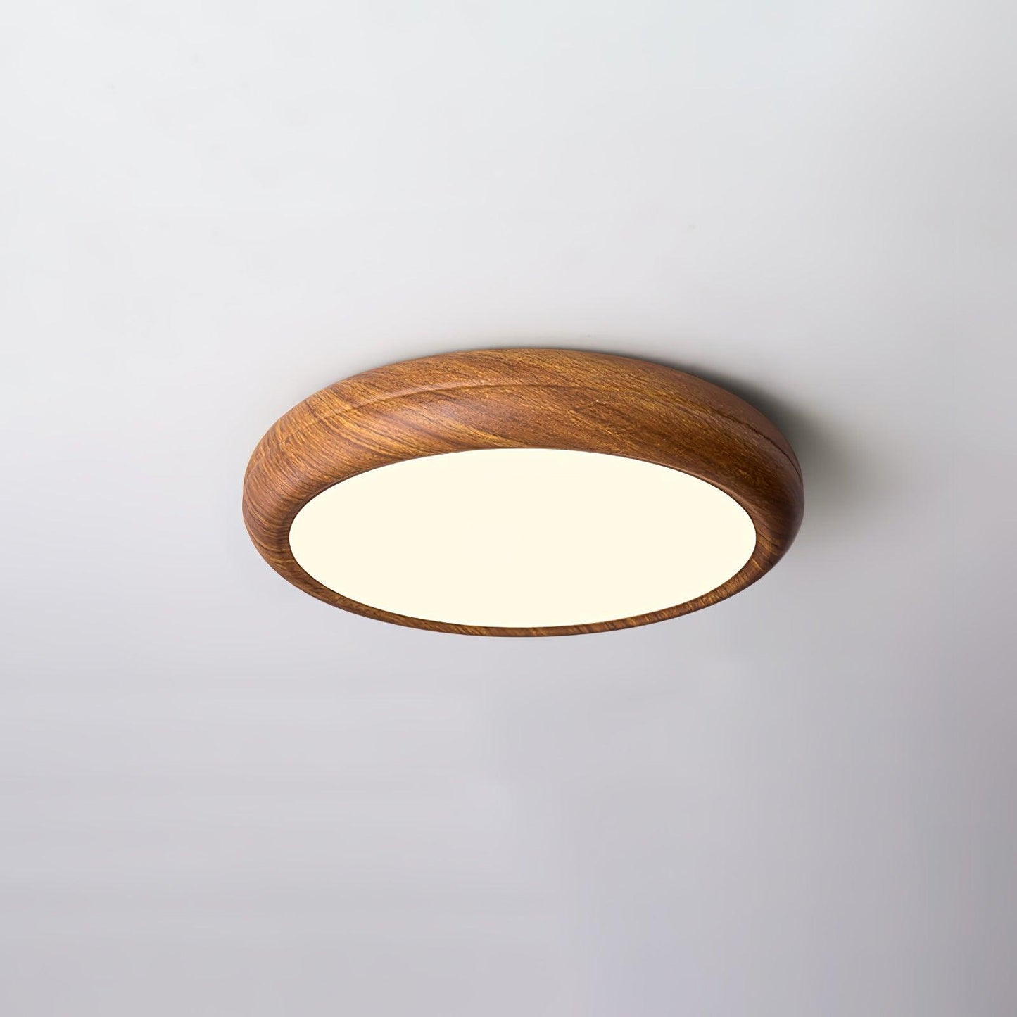 Nordisk loftlampe i træ