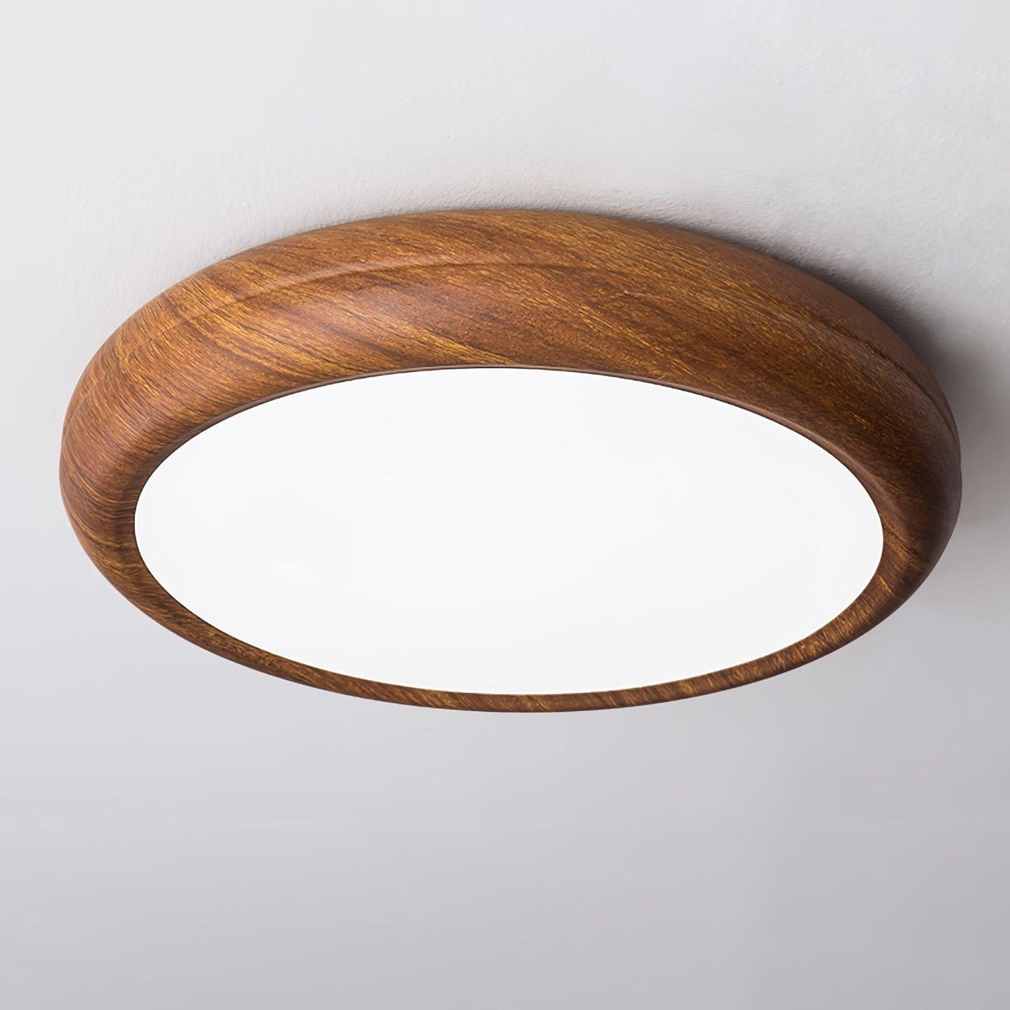 Nordisk loftlampe i træ