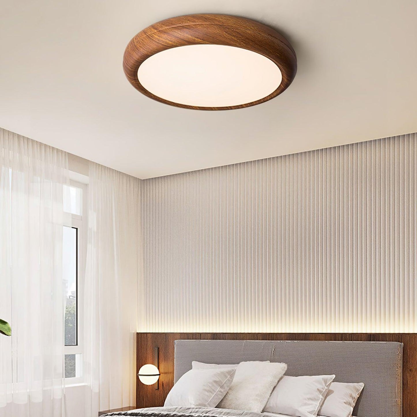 Nordisk loftlampe i træ