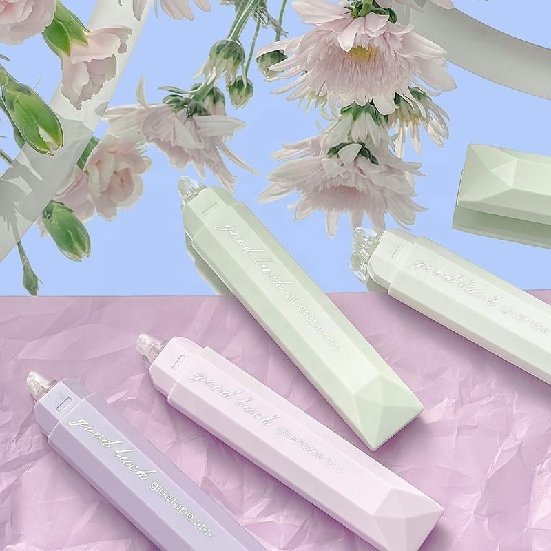 Dobbeltsidet scrapbooking-tape på rulle