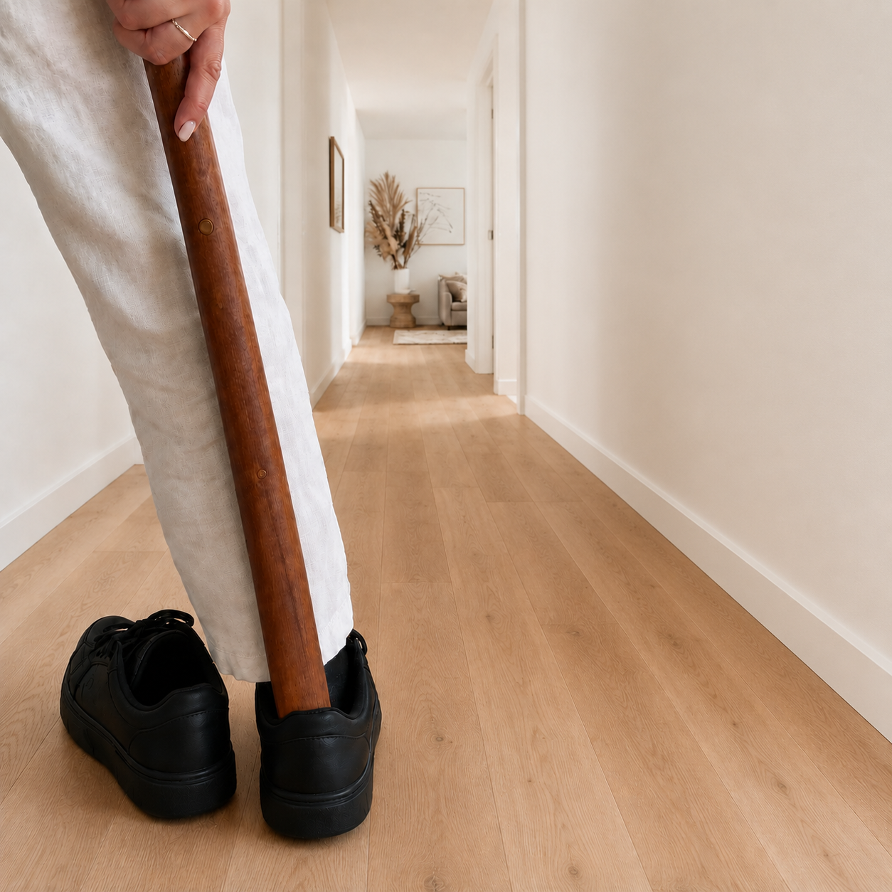 Magnetisk skohorn i massivt bøgetræ – 55 cm