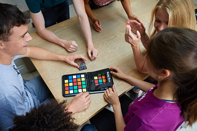 Rubik’s Race |  Det sjoveste spil for unge og gamle